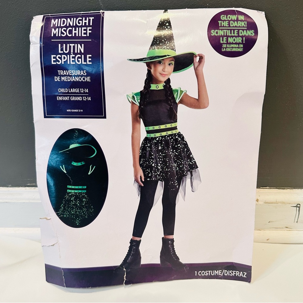 Witch Halloween Costume Dress. Glow in the Dark. Great Condition.